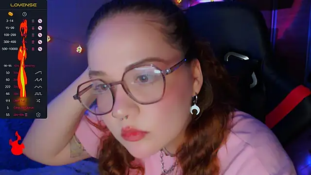 Snapshot of catchmybreath_ chatting on 10/29/25, 02:16 catchmybreath  online show from 10/29/25, 02:16