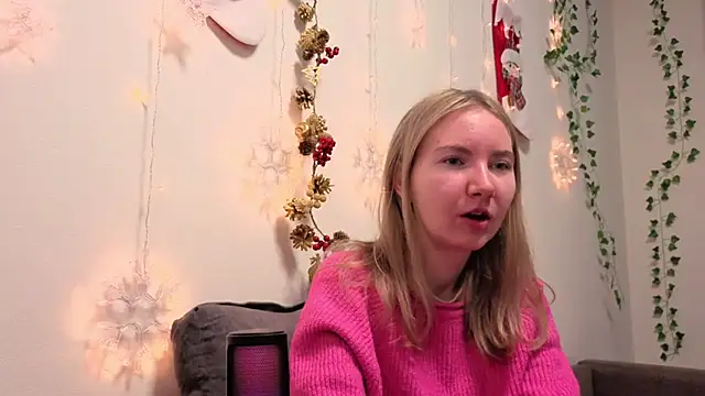 Snapshot of CathyHeximer chatting on 12/19/25, 07:33 CathyHeximer online show from 12/19/25, 07:33