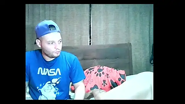 Snapshot of Bonnie_and_wizkhal chatting on 10/27/25, 12:17 Bonnie and wizkhal online show from 10/27/25, 12:17