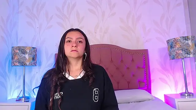 Emmy Palacios online show from 12/17/25, 12:10