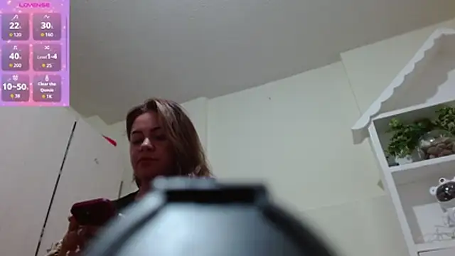 Snapshot of Kristalnoa chatting on 02/17/26, 04:37 Kristalnoa online show from 02/17/26, 04:37