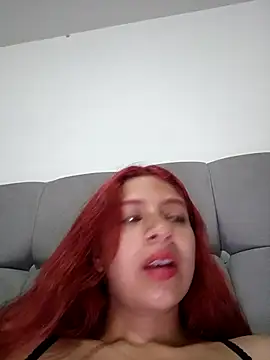 Snapshot of Lunatemptress4 chatting on 12/15/25, 10:54 Lunatemptress4 online show from 12/15/25, 10:54