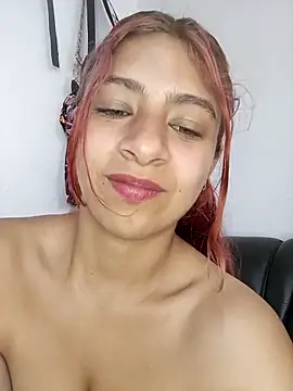 Snapshot of Lunatemptress4 chatting on 02/07/26, 02:14 Lunatemptress4 online show from 02/07/26, 02:14