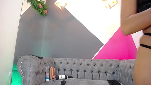 Gigi Scott  online show from 11/04/25, 03:21