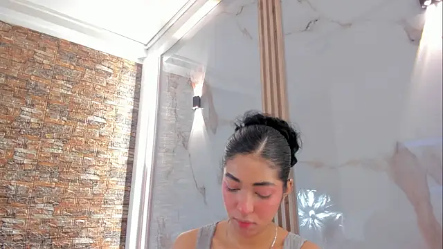 Victoria Dubois  online show from 11/05/25, 12:08