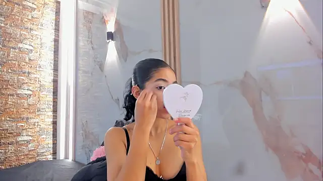 Victoria Dubois  online show from 11/02/25, 12:21