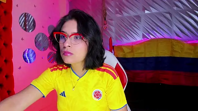 Roxanne Han online show from 06/17/26, 12:04