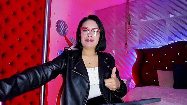 Roxanne Han online show from 05/13/26, 12:12