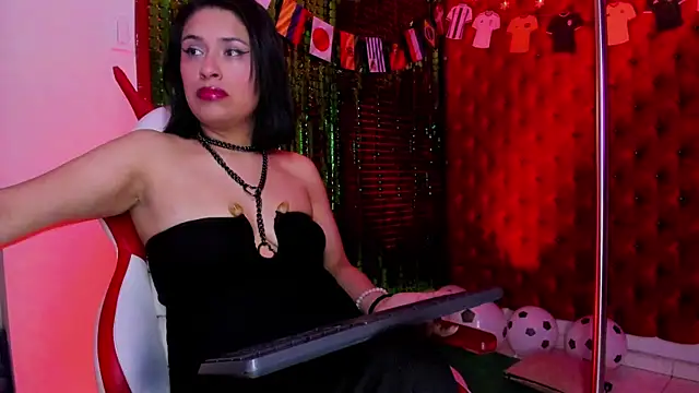 Roxanne Han online show from 06/15/26, 12:38