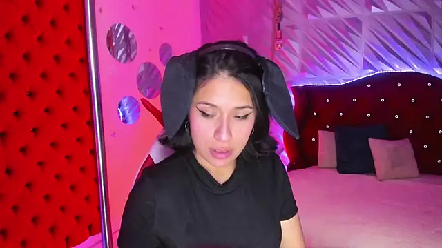 Roxanne Han online show from 07/17/26, 12:35
