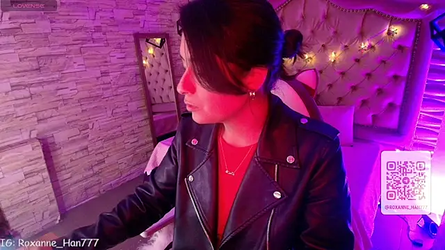 Snapshot of Roxanne_Han chatting on 02/01/26, 02:54 Roxanne Han online show from 02/01/26, 02:54