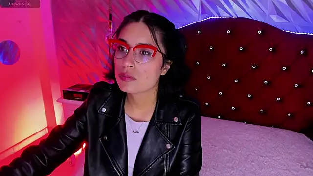 Roxanne Han online show from 04/24/26, 12:07