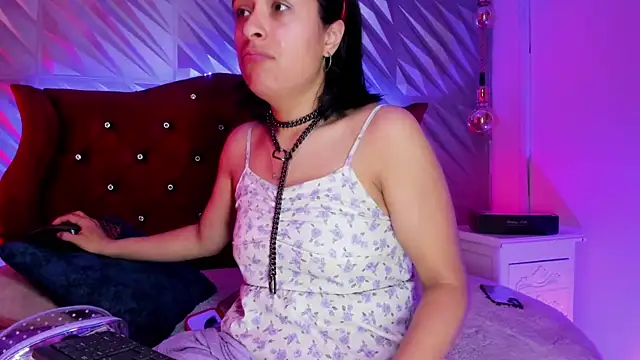 Roxanne Han online show from 07/09/26, 12:37