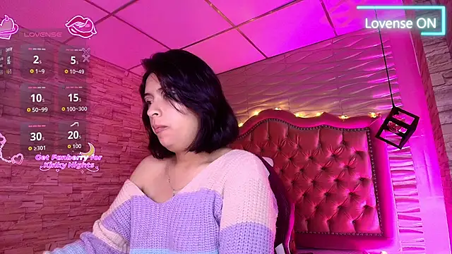 Roxanne Han online show from 11/22/25, 11:53