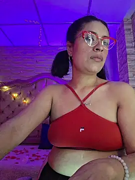 Snapshot of Roxanne_Han chatting on 02/11/26, 12:05 Roxanne Han online show from 02/11/26, 12:05