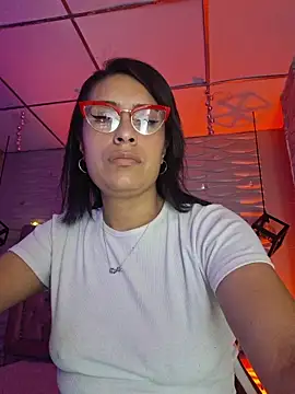 Snapshot of Roxanne_Han chatting on 02/21/26, 11:45 Roxanne Han online show from 02/21/26, 11:45