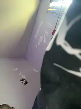 DiabloDicc74 online show from 10/24/25, 03:33