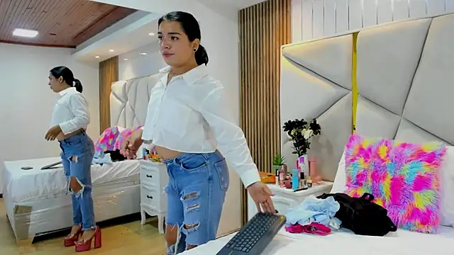 SweetKata  online show from 12/03/25, 11:42