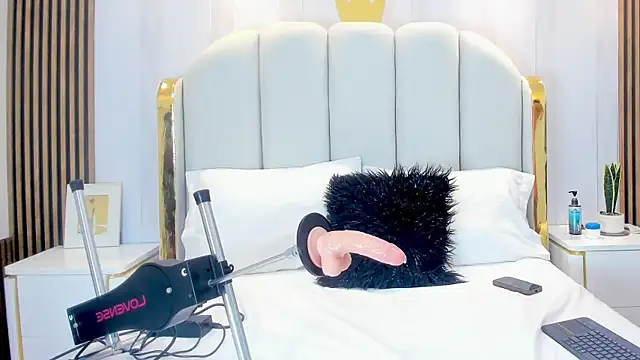 SweetKata  online show from 10/30/25, 07:11