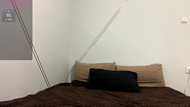 MoniShy online show from 11/04/25, 02:43