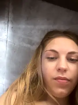 elliepixie online show from 11/18/25, 05:05