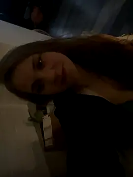 Snapshot of elliepixie chatting on 10/22/25, 07:24 elliepixie online show from 10/22/25, 07:24