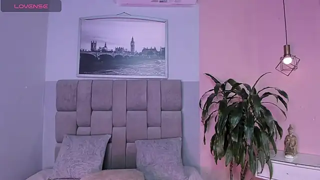 Snapshot of janna_lopezz chatting on 10/23/25, 11:31 janna lopezz online show from 10/23/25, 11:31