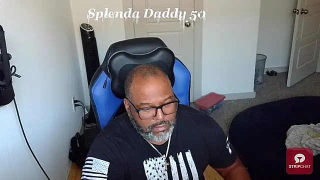 Snapshot of SplendaDaddy50 chatting on 11/11/25, 05:08 SplendaDaddy50 online show from 11/11/25, 05:08