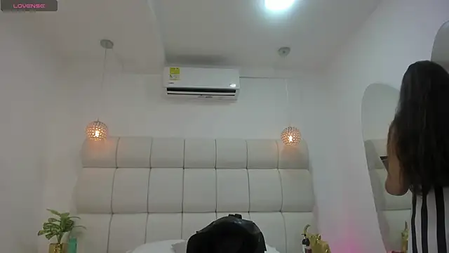 Videl Star online show from 12/18/25, 07:07