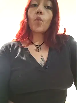 Snapshot of Eveelyn25_ chatting on 10/25/25, 10:54 Eveelyn25  online show from 10/25/25, 10:54