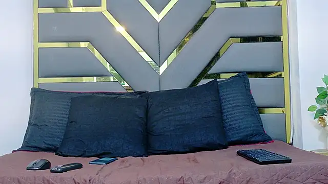 Neytanmalcon online show from 12/18/25, 08:01