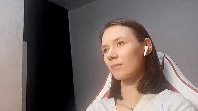 Snapshot of KarrenPurse chatting on 10/23/25, 04:16 KarrenPurse online show from 10/23/25, 04:16