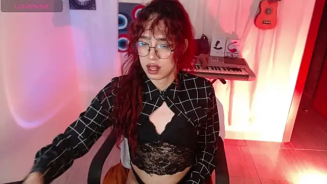 AdelineEsposito online show from 05/09/26, 05:55