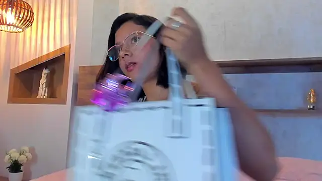 sophie duval online show from 04/13/26, 08:13