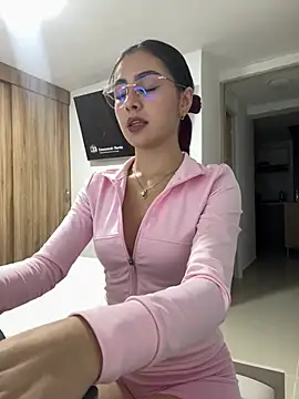 Snapshot of IslaCole chatting on 05/28/26, 01:46 IslaCole online show from 05/28/26, 01:46
