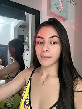 IslaCole online show from 11/18/25, 01:32