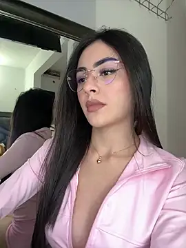 IslaCole online show from 02/04/26, 11:11