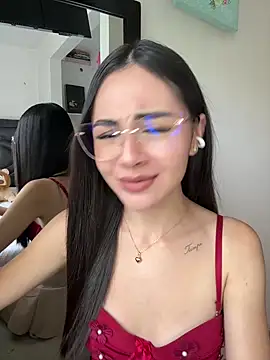 IslaCole online show from 11/18/25, 08:56