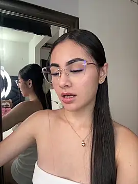 IslaCole online show from 03/09/26, 10:57