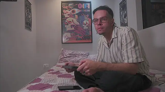 dan and daya online show from 10/29/25, 01:37