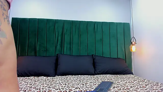 Melody Horney online show from 11/08/25, 08:45