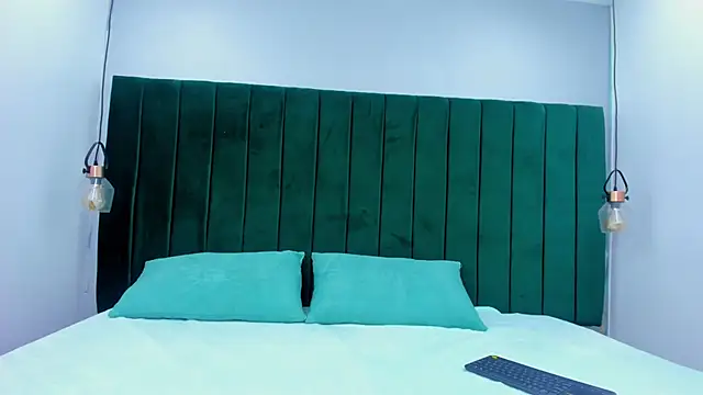 Melody Horney online show from 12/01/25, 08:42