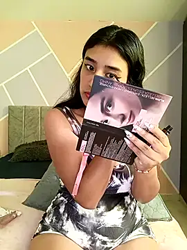 Nahomievans233 online show from 11/08/25, 12:52