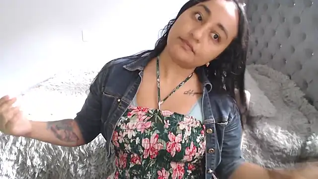 cute8smile online show from 10/27/25, 01:23