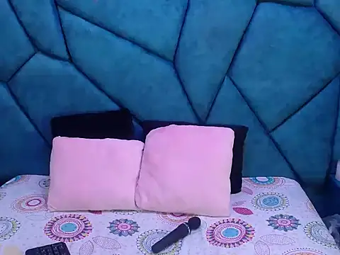 JulietaDiamond online show from 03/25/26, 02:33