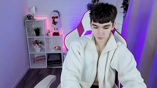 YamiTwink online show from 12/19/25, 09:28