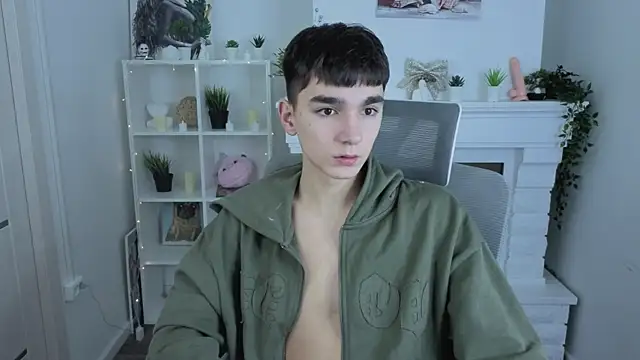 Snapshot of YamiTwink chatting on 11/30/25, 08:31 YamiTwink online show from 11/30/25, 08:31