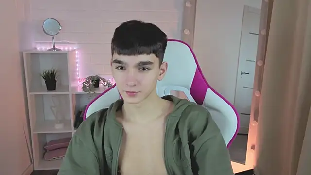 Snapshot of YamiTwink chatting on 11/26/25, 08:53 YamiTwink online show from 11/26/25, 08:53