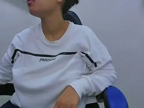 agata18  online show from 01/12/26, 01:07