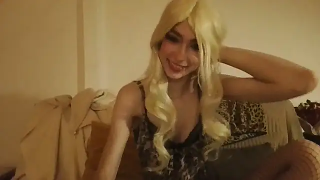 carmine cate online show from 11/06/25, 09:19